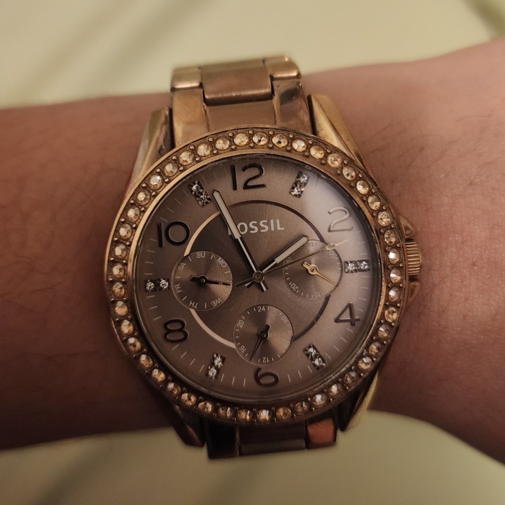 Fossil Riley Multifunction Rose-Tone Stainless Steel Watch - Picture 3 of 6